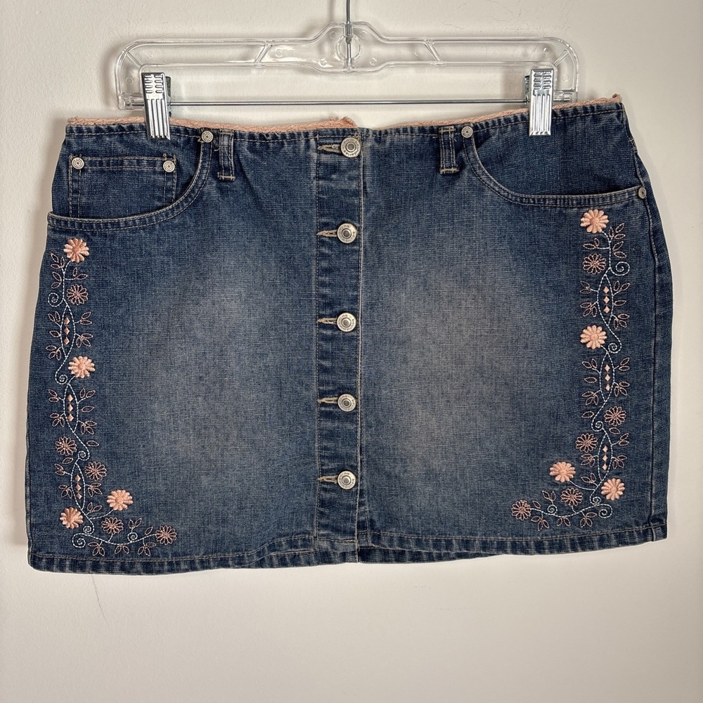 Vintage Y2K No Boundaries Low Rise Mini Denim Skirt Size 15 Embroidered Buttons